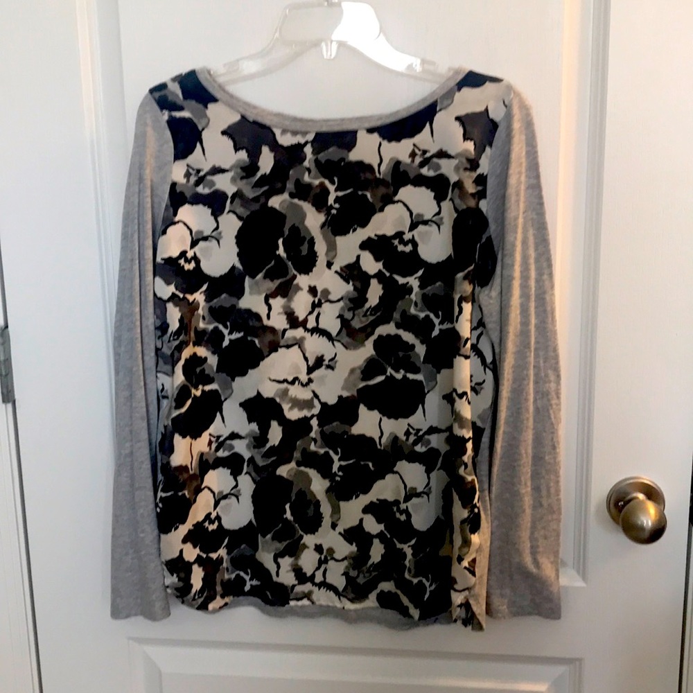 Gap Top Women’s size medium
